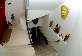 Le Piccole Grotte Scilla