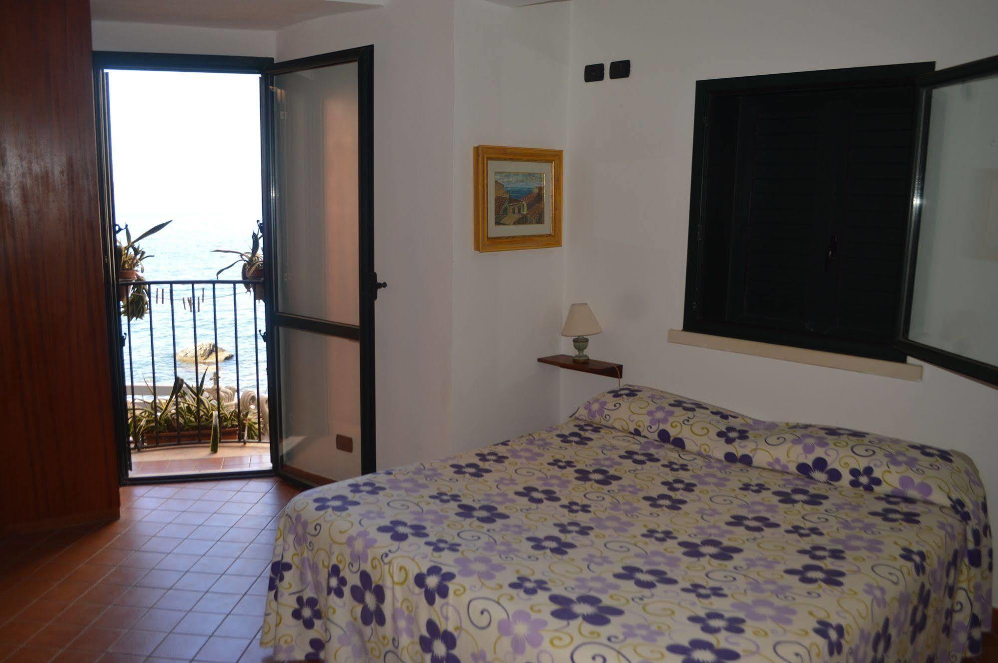 Le Piccole Grotte Bed and breakfast Scilla