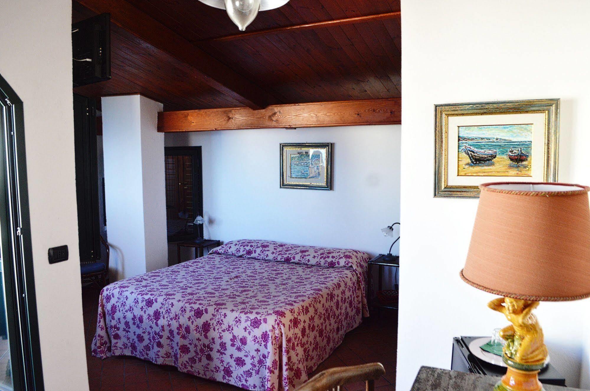 Le Piccole Grotte Bed and breakfast 2*